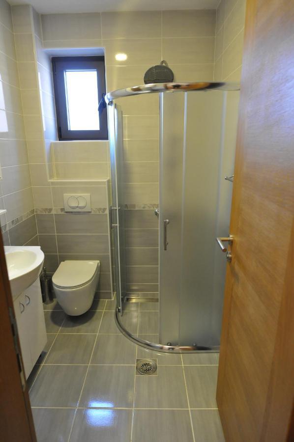 Alex 2 Apartman Vrnjačka Banja الغرفة الصورة